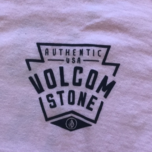 Great shape Volcom tee - Picture 2 of 5